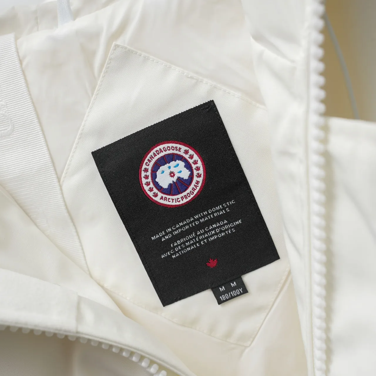 P840 CANADA GOOSE丨Canada Goose 2056 Soft Sleeve Pilot Hooded Down Jacket Color: White Size: XXS-XXL